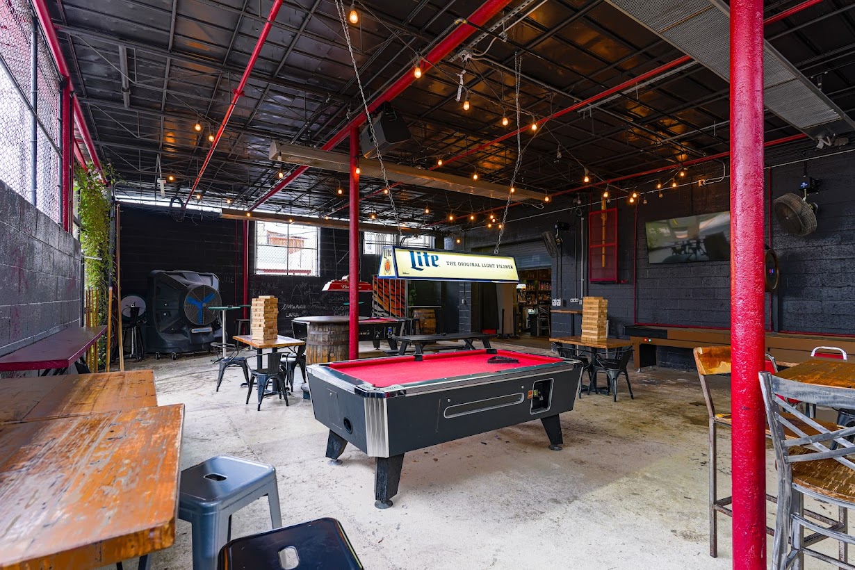 Interior, Pool table